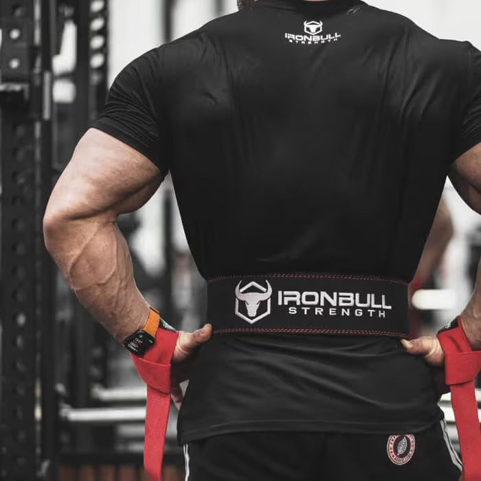 Iron Bull Strength Powerlifting Cinturón de Palanca in use