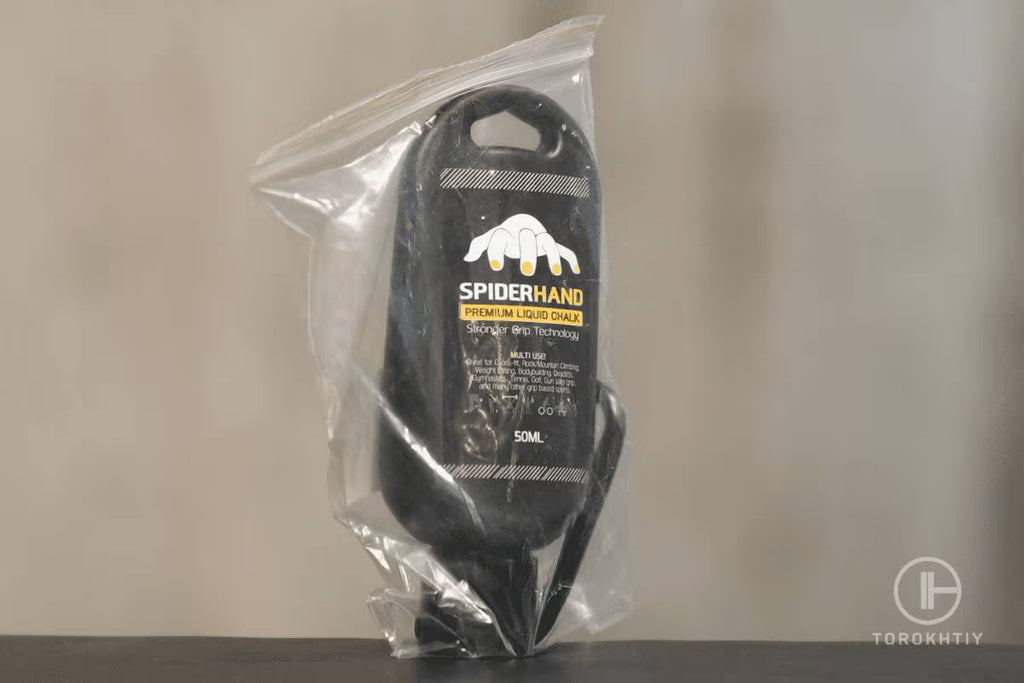 HEALTHYPLAN Liquid Chalk Grip in use