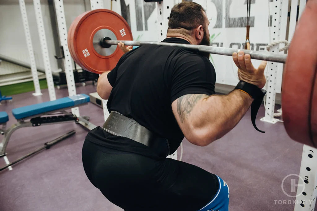 WARM BODY COLD MIND Leather Weight Lifting Belt in use