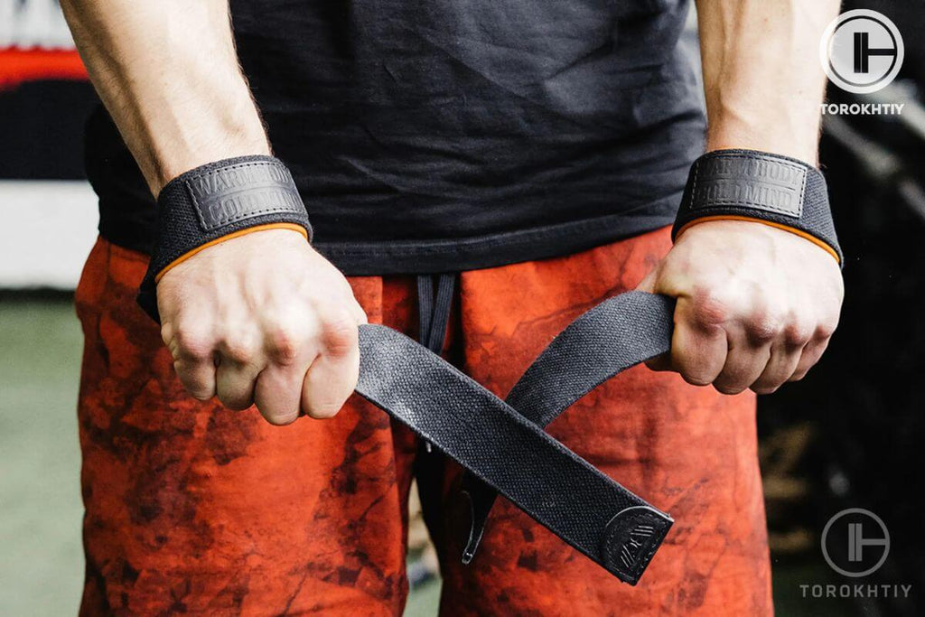 Warm Body Cold Mind Lasso Lifting Straps in use