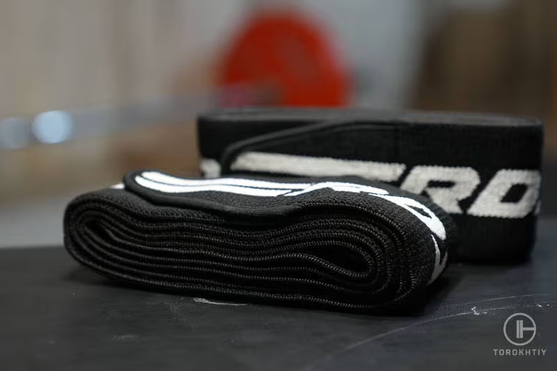 RDX Knee Wraps Weightlifting in use